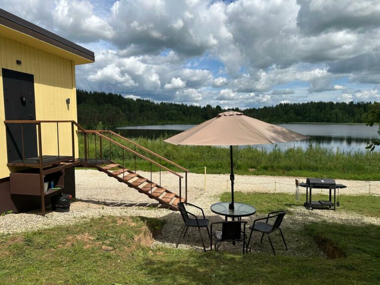 Глэмпинг Reo Rest — дом Берег на троих