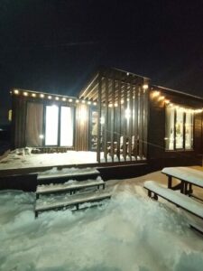 Глэмпинг Дом у чёрной речки